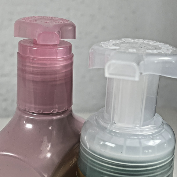 Bath & Body Works Twisted Peppermint & Tree Farm Wintry Hand Soap Gel Foaming - Picture 2 of 5